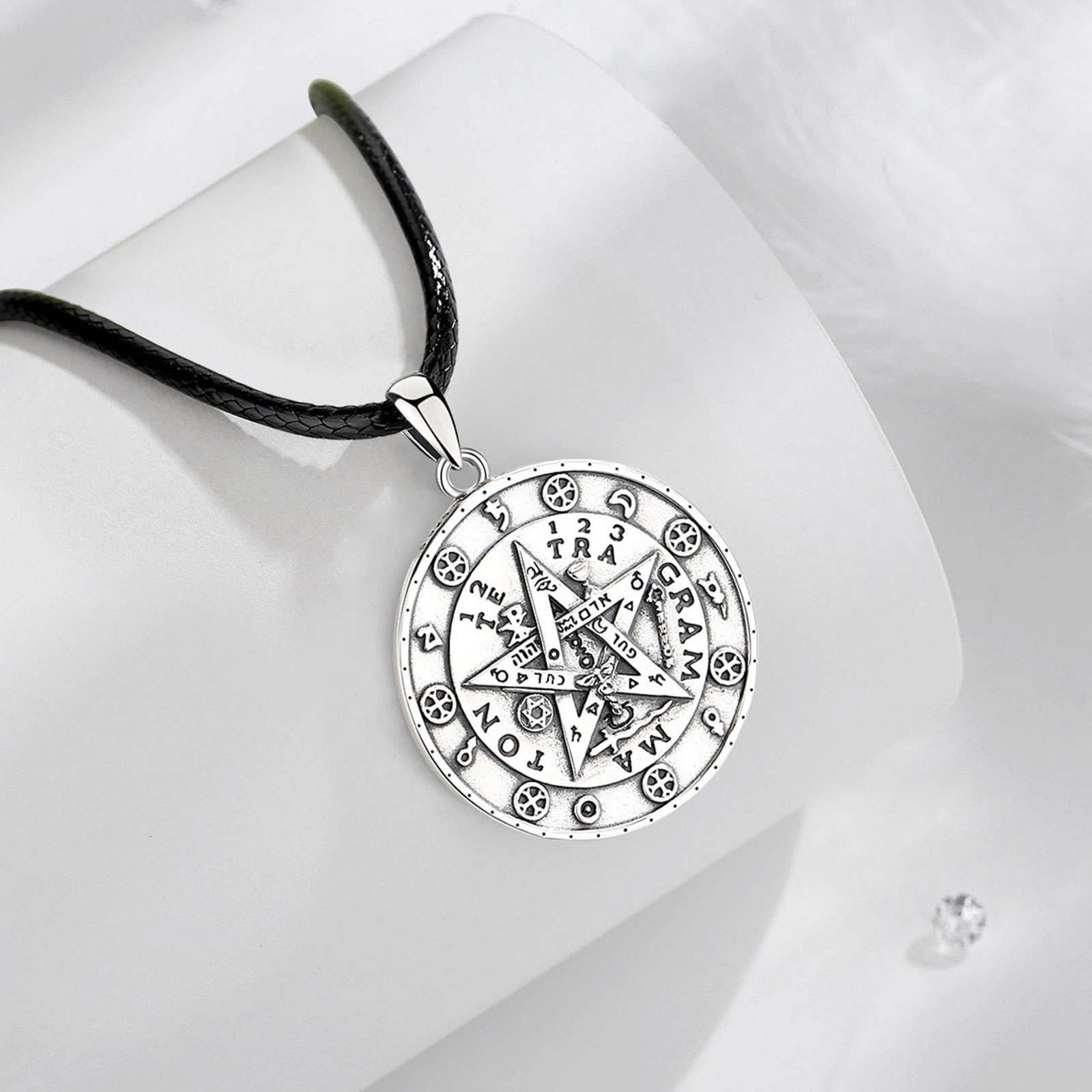 여성을위한 Eudora 925 스털링 실버 오각형 룬  - 925 Sterling Silver Chain Necklace Men 리뷰 및 가격